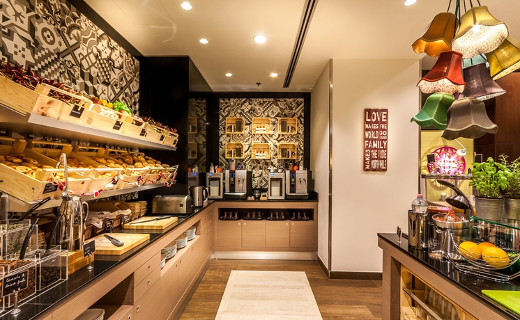 Imagen del bar/restaurante del Hotel Ikonik Parlament. Foto 4