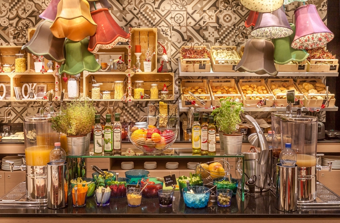 Imagen del bar/restaurante del Hotel Ikonik Parlament. Foto 6