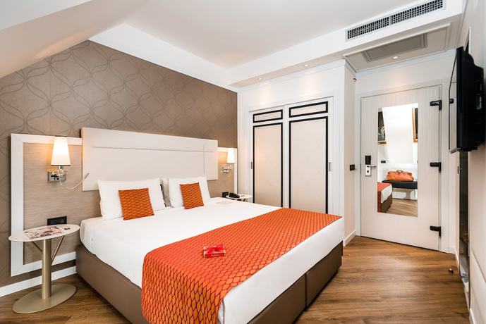 Imagen de la habitación del Hotel Ikonik Parlament. Foto 16