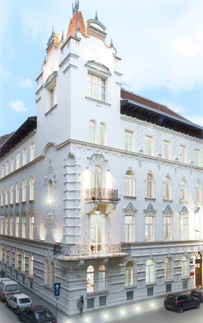 Imagen de los exteriores del Hotel Ikonik Parlament. Foto 17