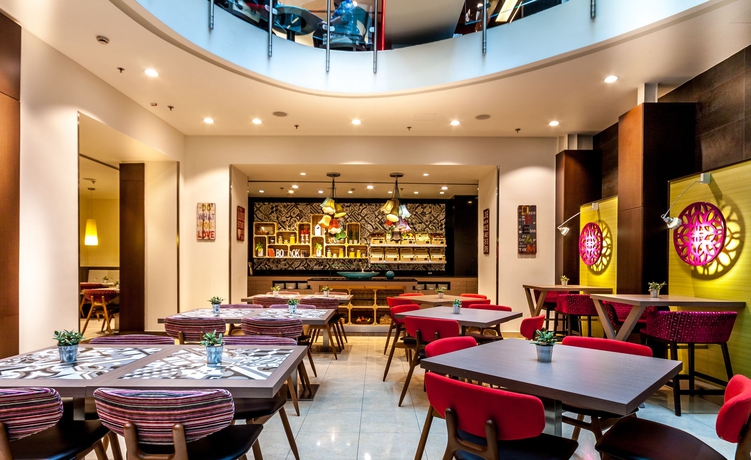 Imagen del bar/restaurante del Hotel Ikonik Parlament. Foto 8