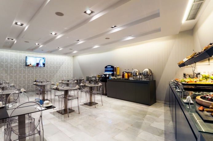 Imagen del bar/restaurante del Hotel Ikonik Ramblas. Foto 4