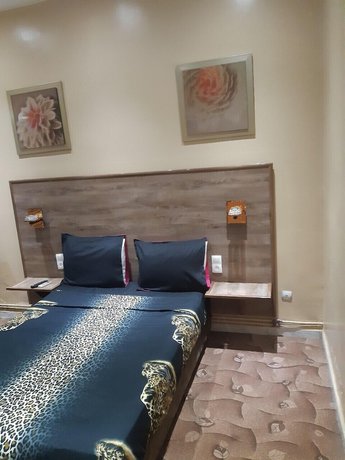 Imagen de la habitación del Hotel Ikram Oran. Foto 5