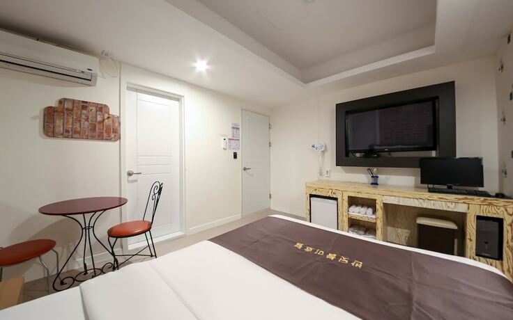 Imagen de la habitación del Hotel Iksan Banditburi. Foto 17