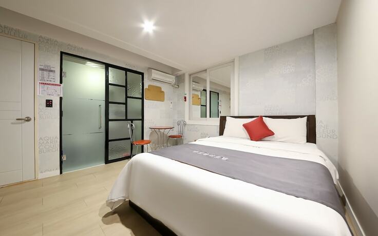 Imagen de la habitación del Hotel Iksan Banditburi. Foto 19