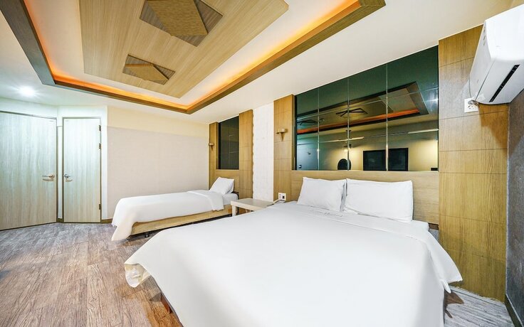 Imagen de la habitación del Hotel Iksan Inn. Foto 12