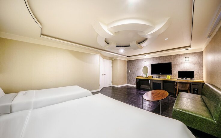 Imagen de la habitación del Hotel Iksan Inn. Foto 17