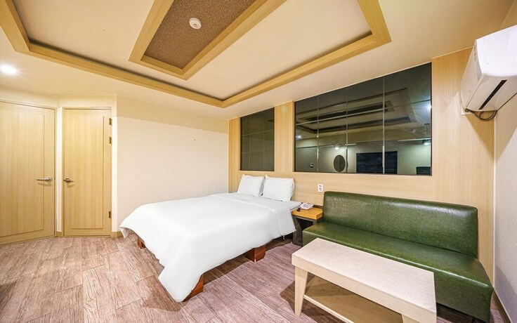 Imagen de la habitación del Hotel Iksan Inn. Foto 18