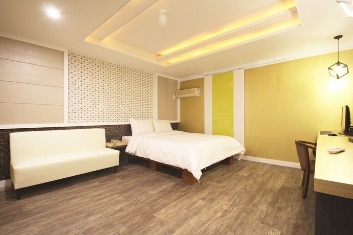 Imagen de la habitación del Hotel Iksan Inn. Foto 19