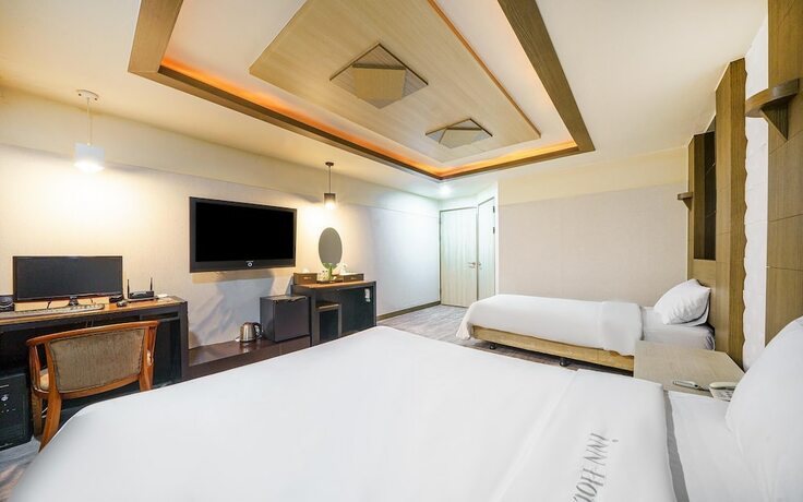 Imagen de la habitación del Hotel Iksan Inn. Foto 21