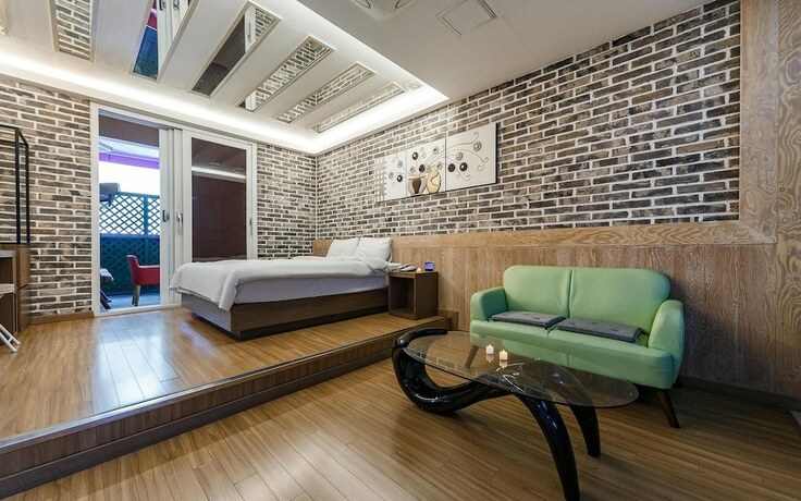Imagen de la habitación del Hotel Iksan Jaja. Foto 9