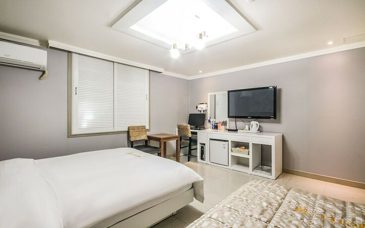 Imagen de la habitación del Hotel Iksan Jjak. Foto 15