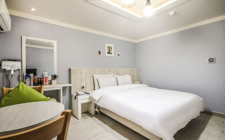 Imagen de la habitación del Hotel Iksan Jjak. Foto 16