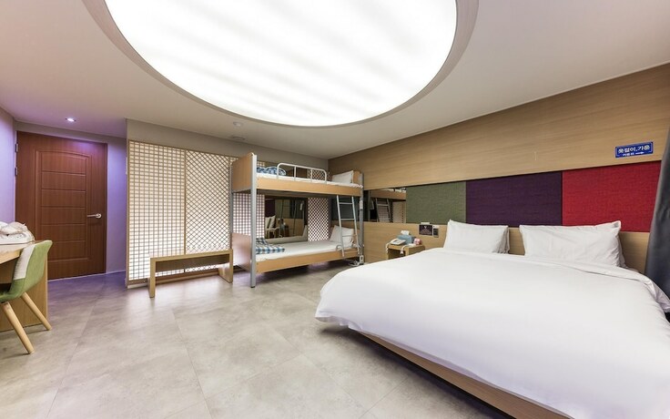 Imagen de la habitación del Hotel Iksan K 123. Foto 16