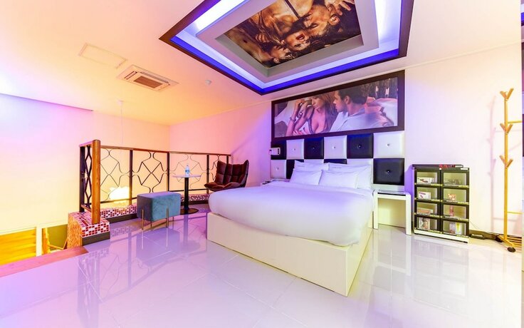 Imagen de la habitación del Hotel Iksan Luxury. Foto 15