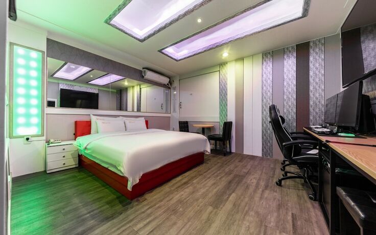 Imagen de la habitación del Hotel Iksan M Plus. Foto 15