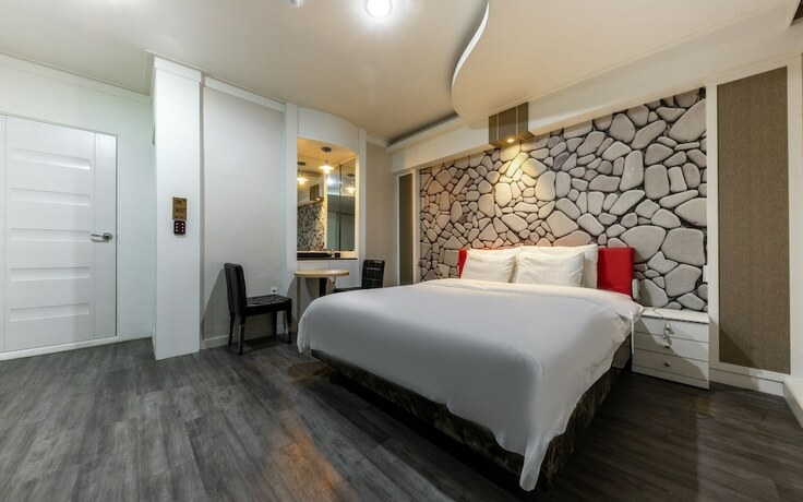Imagen de la habitación del Hotel Iksan M Plus. Foto 17