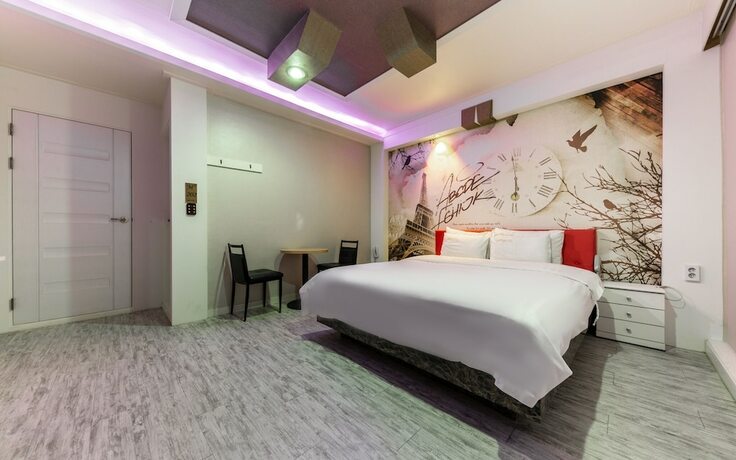 Imagen de la habitación del Hotel Iksan M Plus. Foto 18