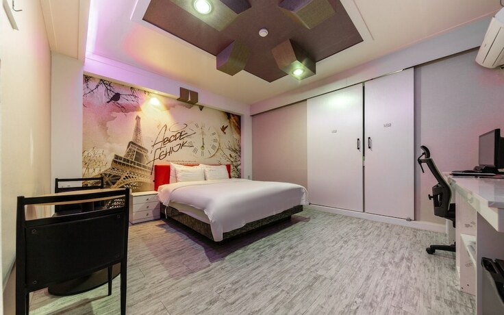 Imagen de la habitación del Hotel Iksan M Plus. Foto 19