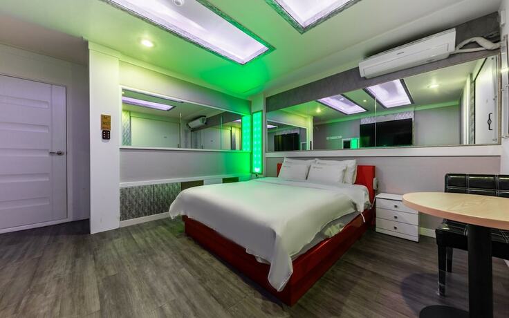 Imagen de la habitación del Hotel Iksan M Plus. Foto 20