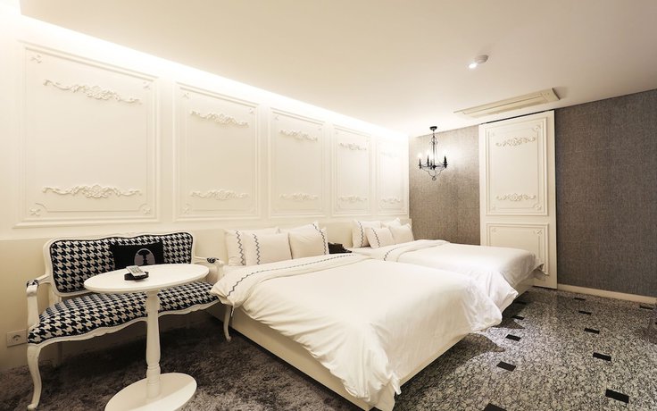 Imagen de la habitación del Hotel Iksan Mari. Foto 2