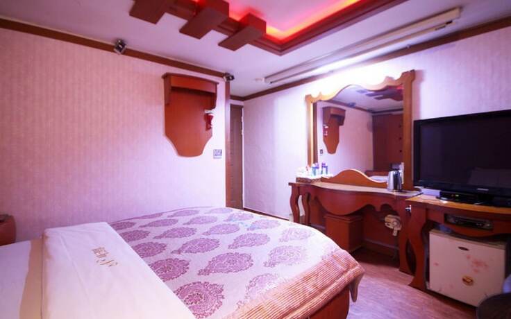 Imagen de la habitación del Hotel Iksan N Parktel. Foto 26