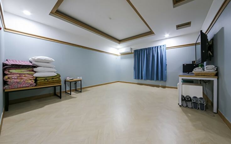 Imagen de la habitación del Hotel Iksan Olive. Foto 30