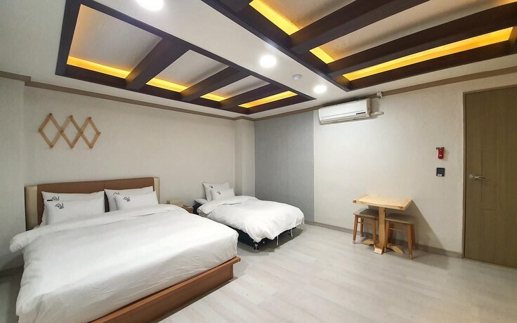 Imagen de la habitación del Hotel Iksan Rest. Foto 17