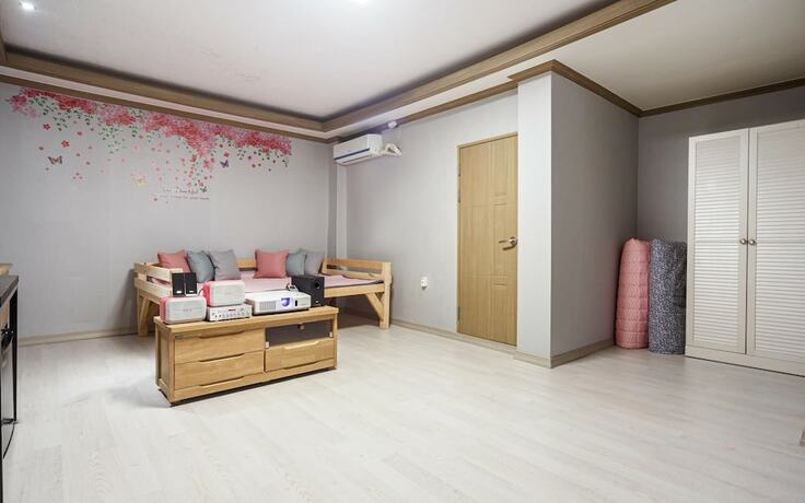 Imagen general del Hotel Iksan Rest. Foto 6