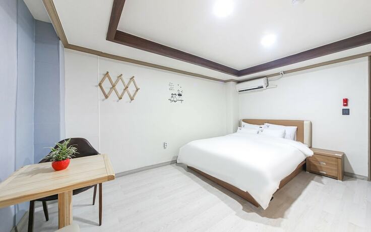 Imagen de la habitación del Hotel Iksan Rest. Foto 20