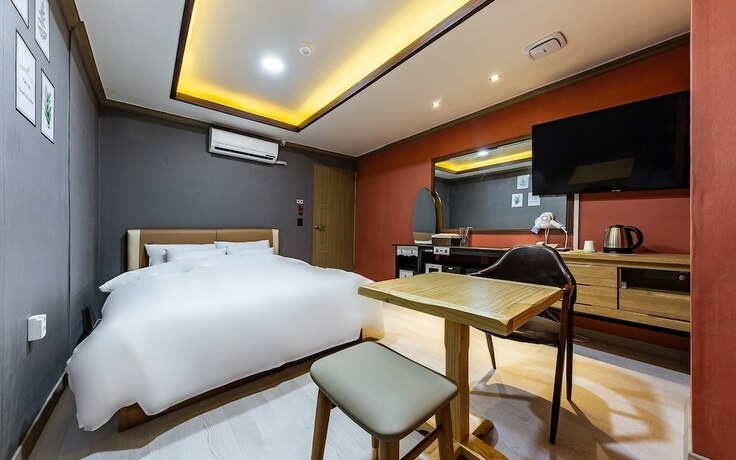 Imagen general del Hotel Iksan Rest. Foto 8