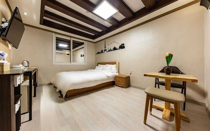 Imagen general del Hotel Iksan Rest. Foto 11