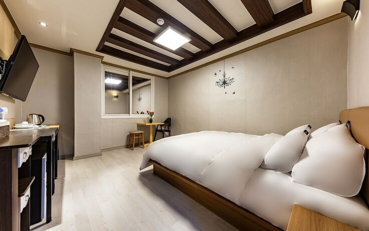 Imagen general del Hotel Iksan Rest. Foto 12