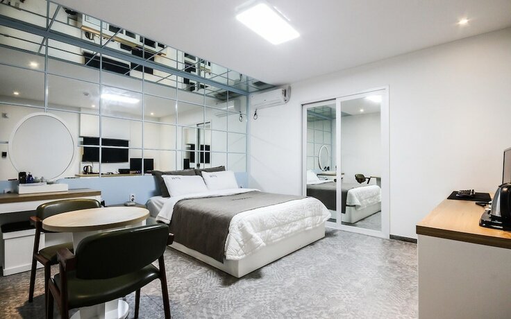 Imagen de la habitación del Hotel Iksan Rings. Foto 18