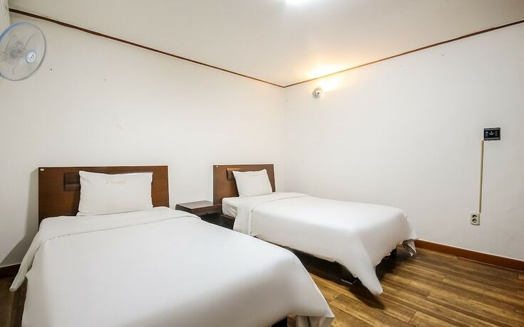 Imagen general del Hotel Iksan Stay Today. Foto 11