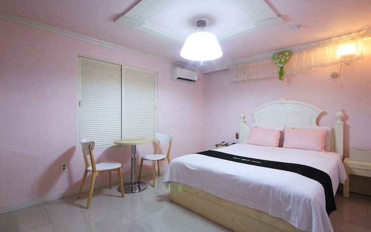 Imagen de la habitación del Hotel Iksan Vitamin. Foto 18