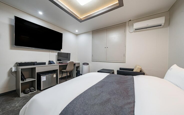 Imagen de la habitación del Hotel Iksan Yegrina. Foto 15