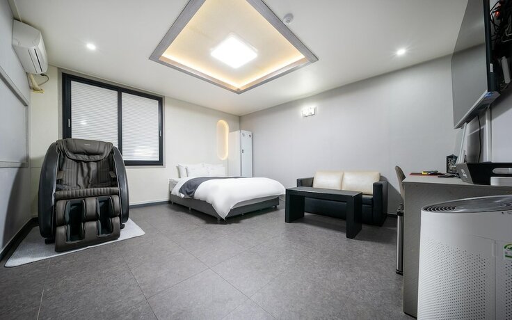 Imagen de la habitación del Hotel Iksan Yegrina. Foto 16