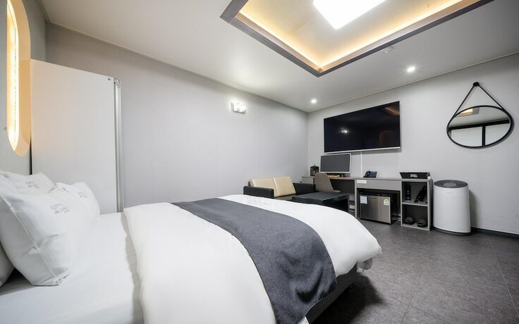 Imagen de la habitación del Hotel Iksan Yegrina. Foto 17