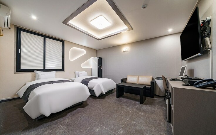 Imagen de la habitación del Hotel Iksan Yegrina. Foto 18