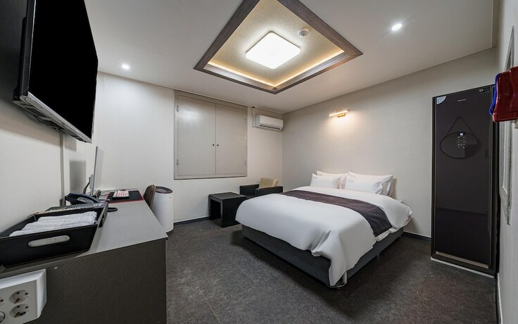 Imagen de la habitación del Hotel Iksan Yegrina. Foto 19