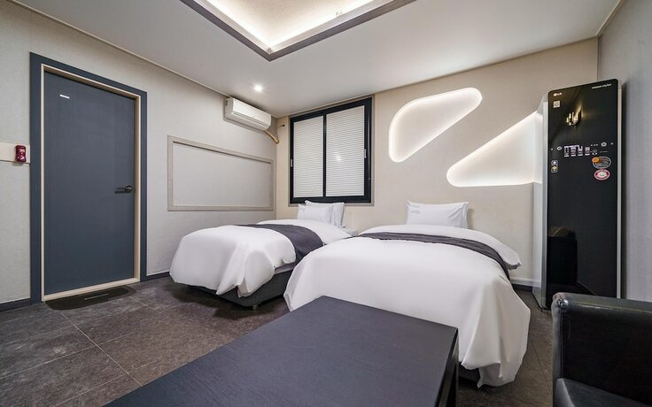 Imagen de la habitación del Hotel Iksan Yegrina. Foto 20