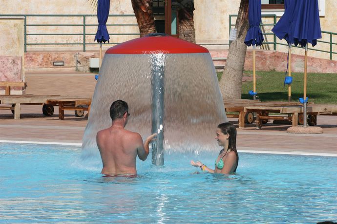 Imagen de los exteriores del Hotel Il Borgo Di Porto Corallo. Foto 13