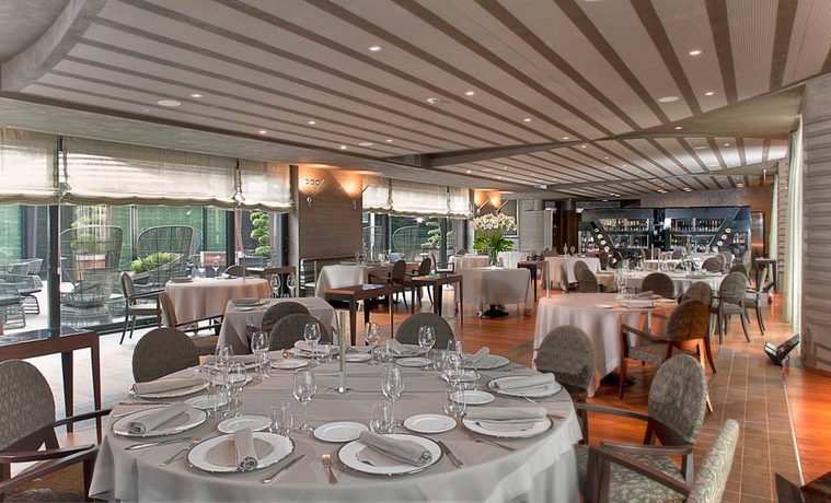 Imagen del bar/restaurante del Hotel Il Boscareto Resort and Spa. Foto 2