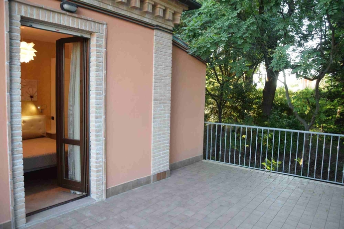 Imagen de los exteriores del Hotel Il Boschetto, Tolentino. Foto 9