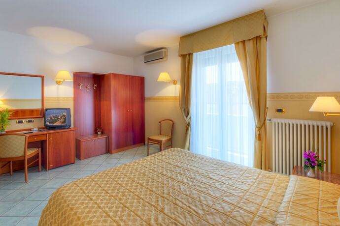 Imagen de la habitación del Hotel Il Caminetto, Porto San Giorgio. Foto 15
