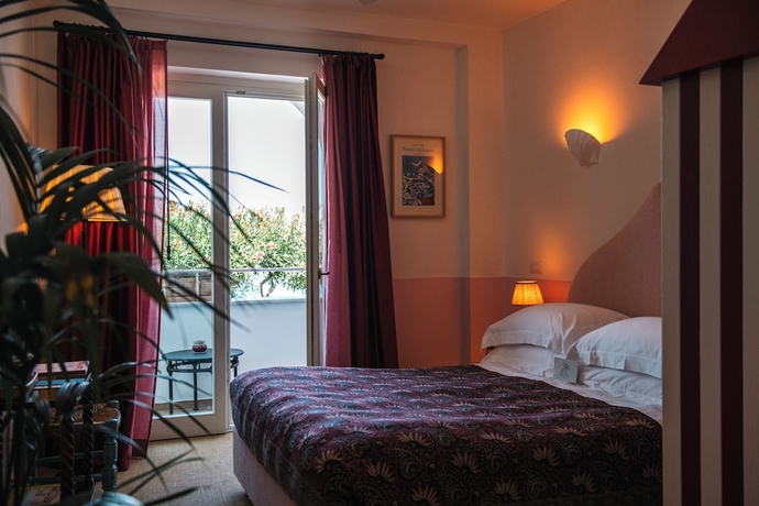 Imagen de la habitación del Hotel Il Capri. Foto 4