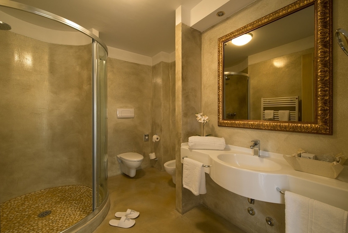 Imagen de la habitación del Hotel Il Castelletto, Casarile. Foto 15