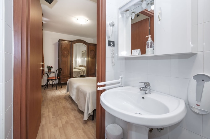 Imagen de la habitación del Hotel Il Castelletto, Roma. Foto 3