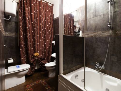 Imagen de la habitación del Hotel Il Cavaliere Nero. Foto 9